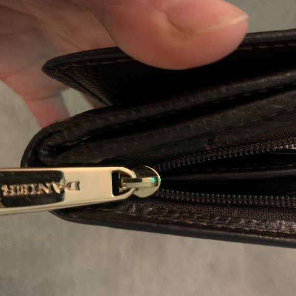 Danier Leather Wallet - Picture 4 of 4